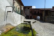 87 Fontana nella piazzetta di Vettarola